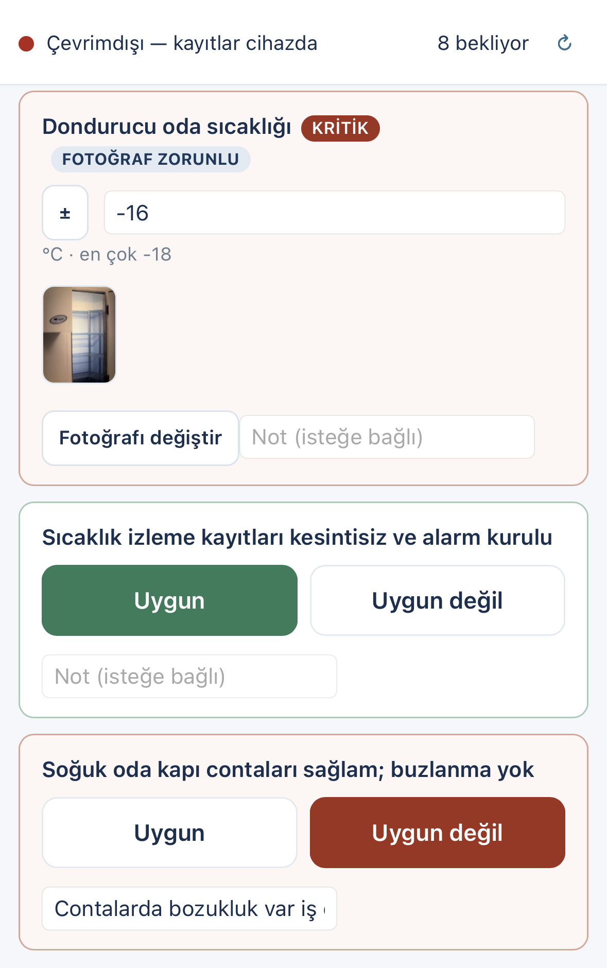 Verestra saha uygulaması: çevrimdışı rozet, sıcaklık ölçümü ve uygun / uygun değil seçimi